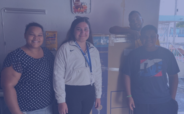  Llevandole un rayo de esperanza a las familias afectadas por el Huracán Fiona en Salinas Puerto Rico | Iniciativa  «Jeans for a Cause»